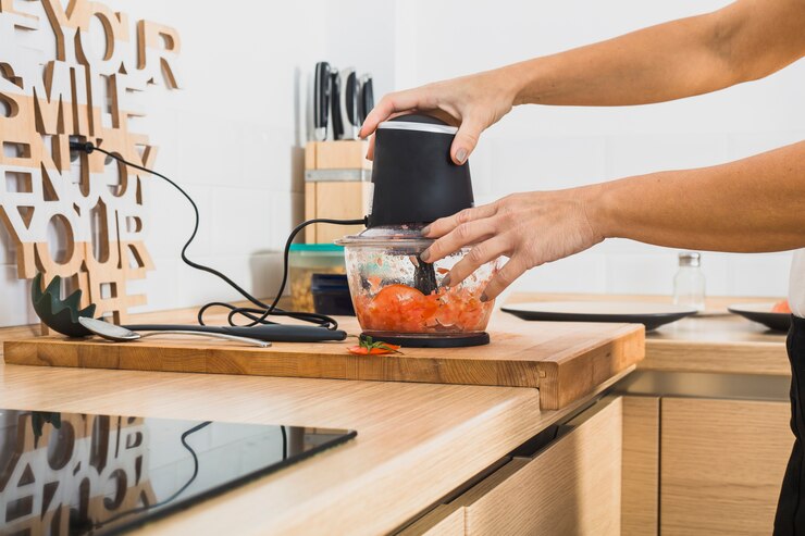 Illustrasi Penggunaan Food Processor
